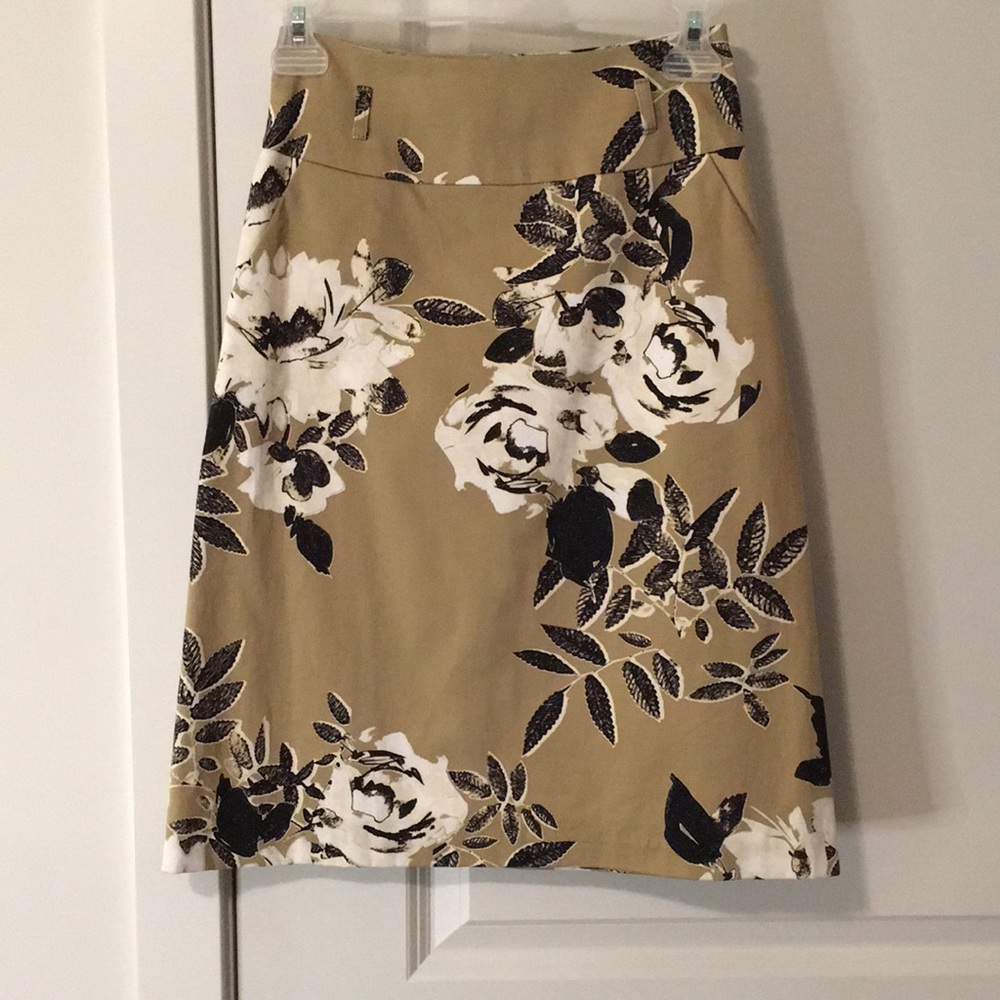 le Chateau Pencil Floral Office Skirt